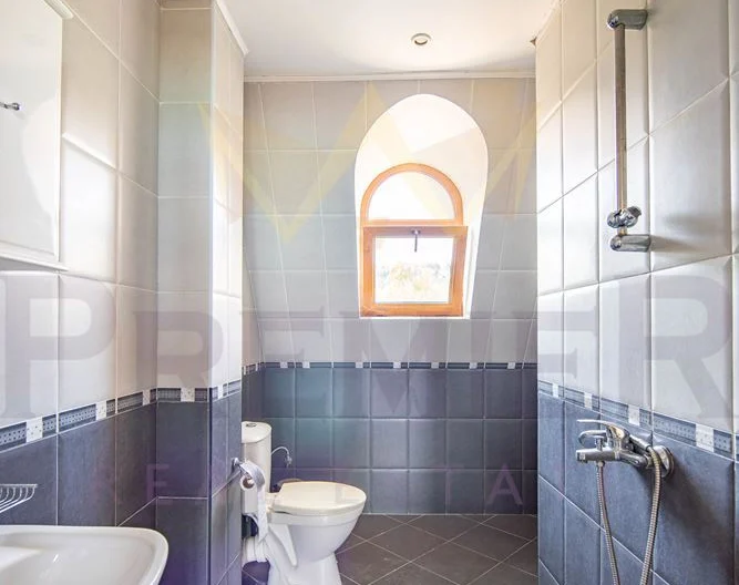 Страхотна триетажна къща с невероятна морска панорама ! -  - снимка 17 - Имоти Премиер