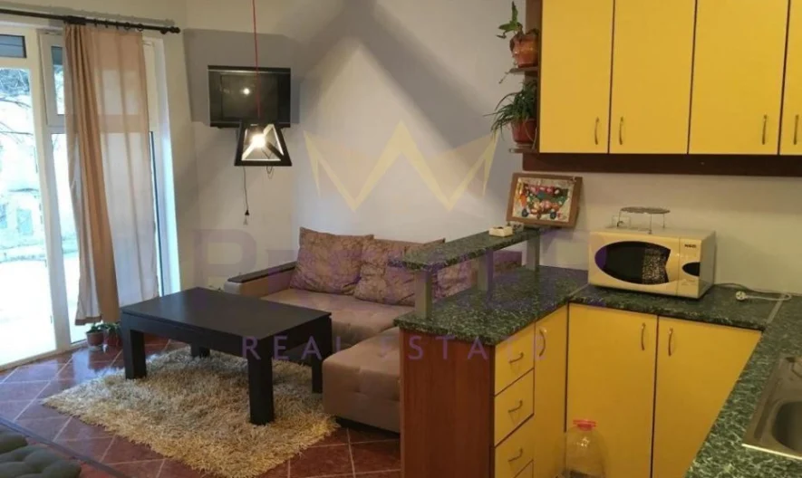 СТРАХОТНО СТУДИО АЛЕН МАК - - снимка 1 - Имоти Премиер