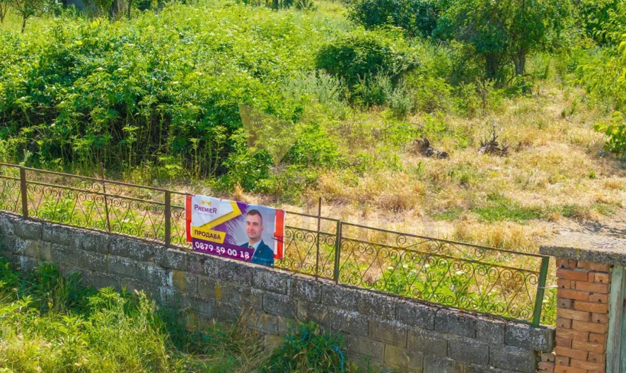 🏘️ ÖT befektetési célú telek házak, lakópark vagy üzlet számára – összesen 8205 m²! -  - snimka 1 - Imoti Premier