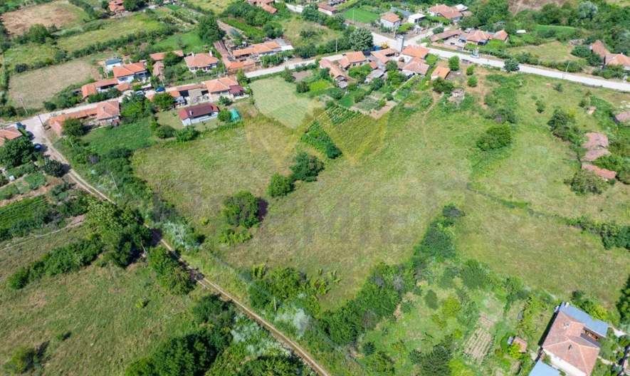 🏘️ ÖT befektetési célú telek házak, lakópark vagy üzlet számára – összesen 8205 m²! -  - snimka 7 - Imoti Premier