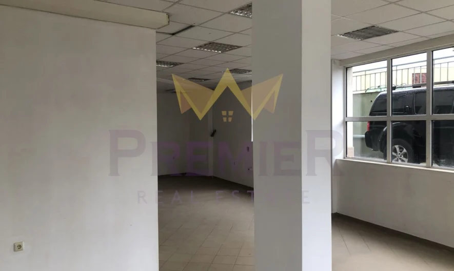 Tърговска площ  на актрактивно за бизнес местоположение в гр.Варна -  - снимка 1 - Имоти Премиер