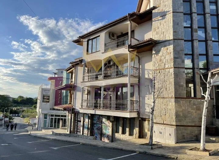 Търговски обекти на първа линия в с. Лозенец - - снимка 5 - Имоти Премиер