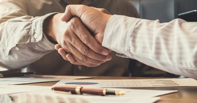 Търся брокер