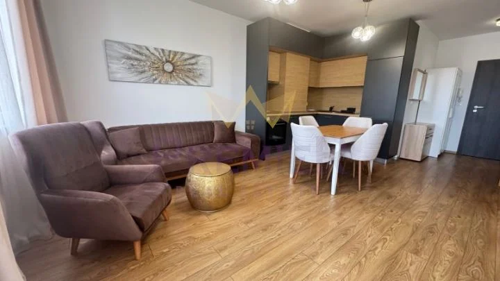 THREE-BEDROOM APARTMENT, IDEAL CENTER -  - snimka 1 - Imoti Premier