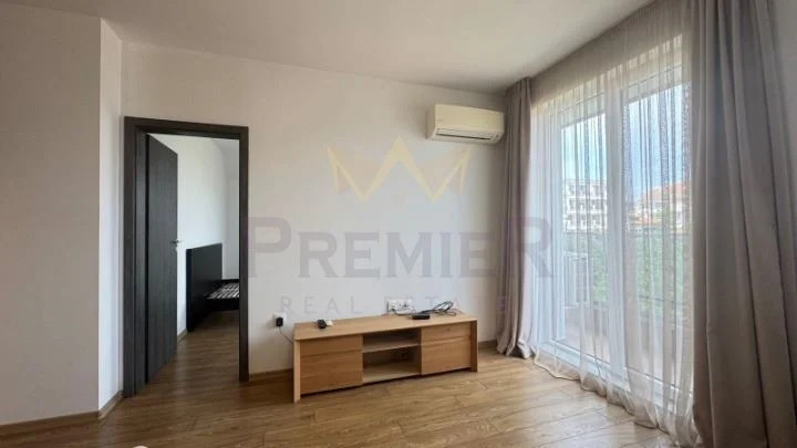 THREE-BEDROOM APARTMENT, IDEAL CENTER -  - snimka 12 - Imoti Premier