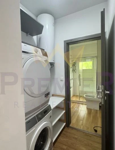 THREE-BEDROOM APARTMENT, IDEAL CENTER -  - snimka 13 - Imoti Premier