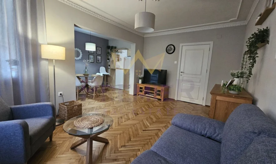 THREE-BEDROOM APARTMENT, IDEAL CENTER -  - snimka 4 - Imoti Premier