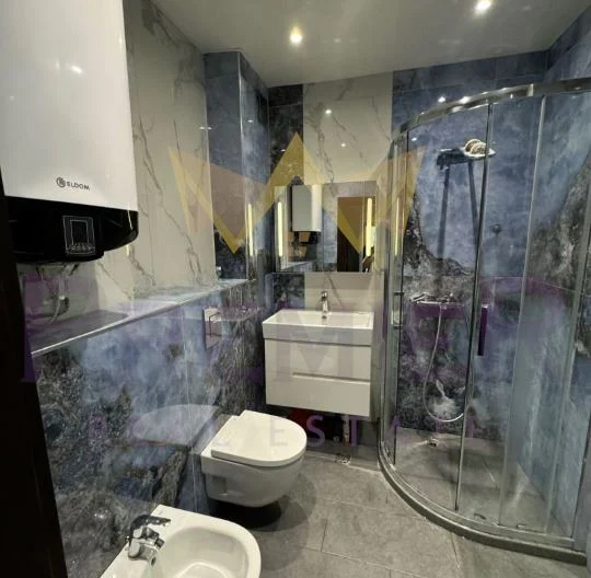 THREE-BEDROOM APARTMENT, IDEAL CENTER -  - snimka 6 - Imoti Premier