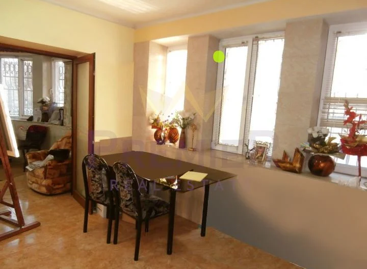 Three-bedroom apartment in the center of Burgas -  - snimka 2 - Imoti Premier