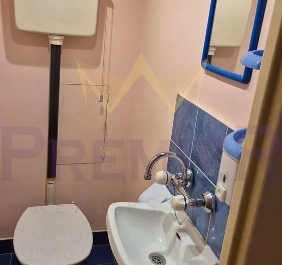 Three-Bedroom Apartment in Tolstoy District -  - snimka 10 - Imoti Premier