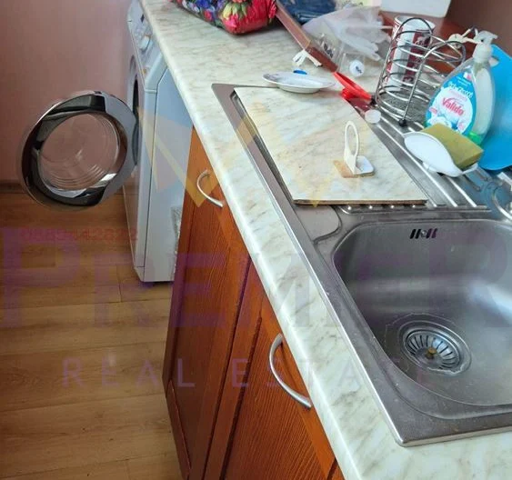 Three-Bedroom Apartment in Tolstoy District -  - snimka 2 - Imoti Premier