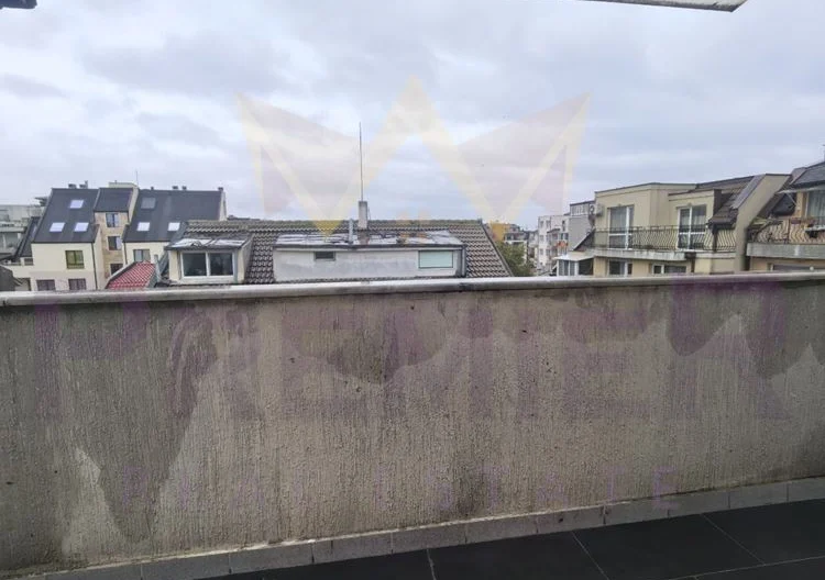 THREE-BEDROOM APARTMENT, KOLHOZEN PAZAR -  - snimka 10 - Imoti Premier