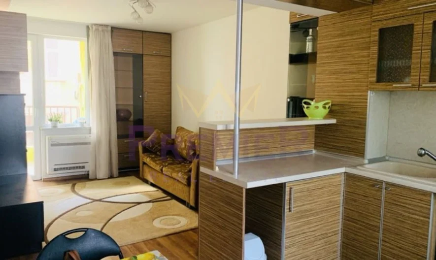 THREE-BEDROOM APARTMENT, KOLHOZEN PAZAR -  - snimka 2 - Imoti Premier