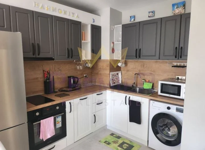 THREE-BEDROOM APARTMENT, MLADOST -  - snimka 1 - Imoti Premier