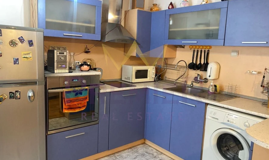 THREE-BEDROOM APARTMENT, REGIONAL HOSPITAL AREA -  - snimka 1 - Imoti Premier