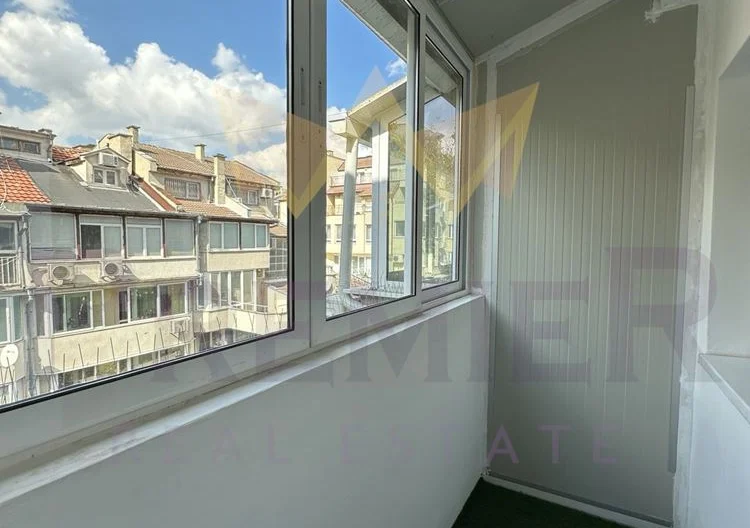 THREE-BEDROOM APARTMENT, REGIONAL HOSPITAL AREA -  - snimka 11 - Imoti Premier