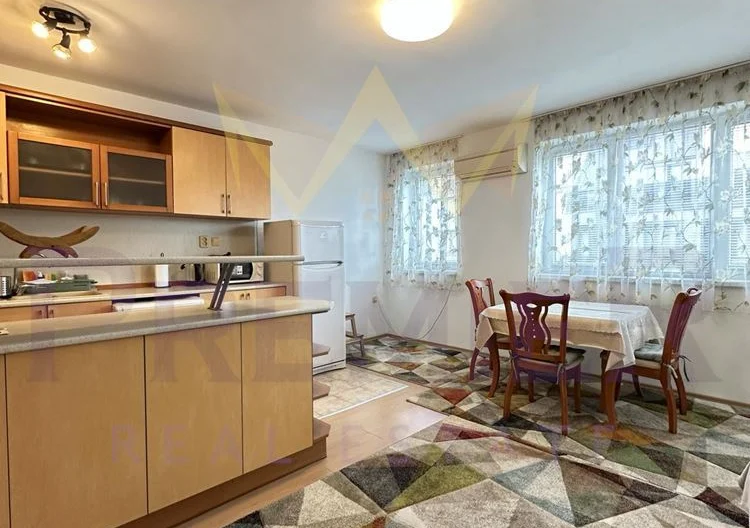 THREE-BEDROOM APARTMENT, REGIONAL HOSPITAL AREA -  - snimka 2 - Imoti Premier