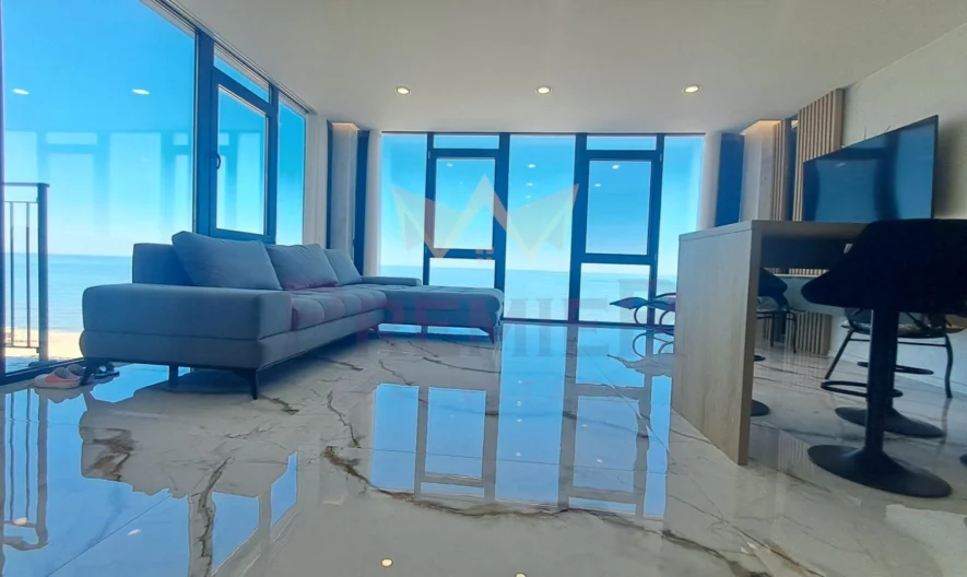Three-bedroom apartment with an unmatched sea view -  - snimka 1 - Imoti Premier