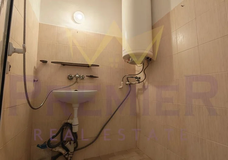 THREE-ROOM APARTMENT, BAZAR LEVSKI - - snimka 15 - Imoti Premier