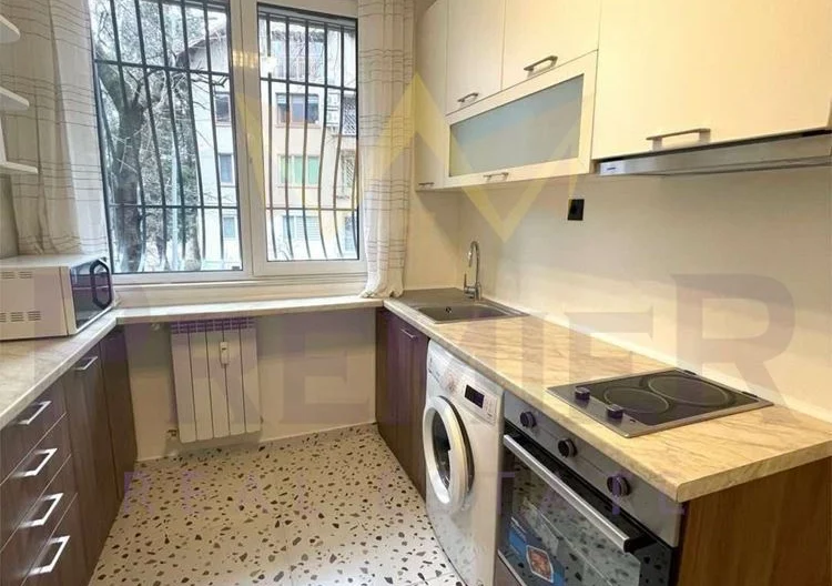 Three-room apartment in the Iztok district -  - snimka 2 - Imoti Premier