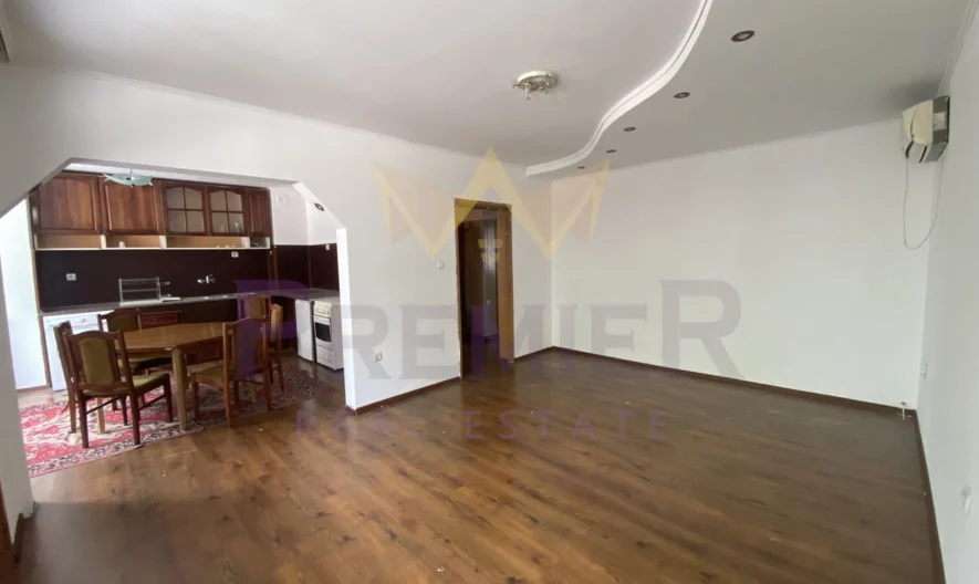 Three-room apartment in the Kamenitsa district - - snimka 2 - Imoti Premier