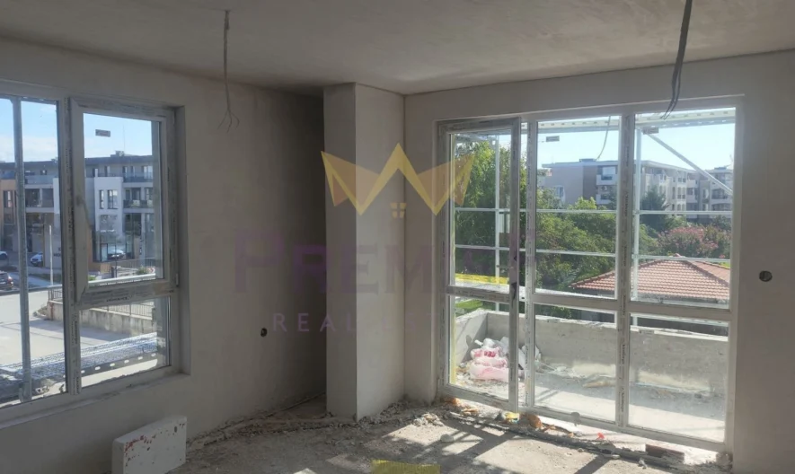 Three-room apartment in the Ostromila district -  - snimka 1 - Imoti Premier