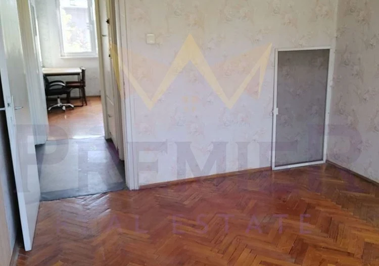 Three-Room Apartment in the Wide Center -  - snimka 5 - Imoti Premier