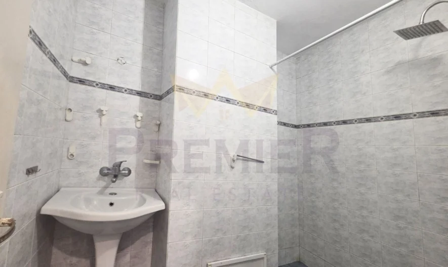 Three-room apartment in Yuzhen - - snimka 9 - Imoti Premier
