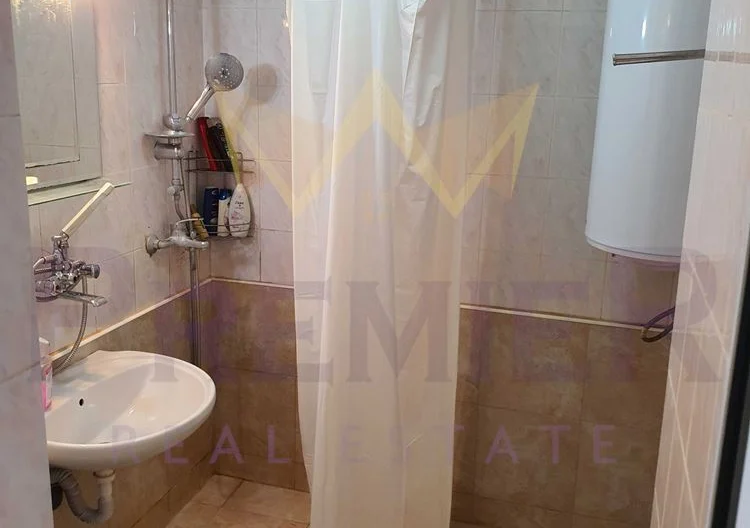 THREE-ROOM APARTMENT, POBEDA -  - snimka 6 - Imoti Premier