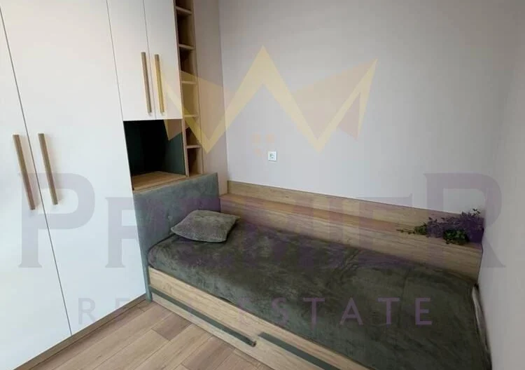 Three-room apartment with 2 parking spaces, Kyuchuk Parizh district -  - snimka 9 - Imoti Premier