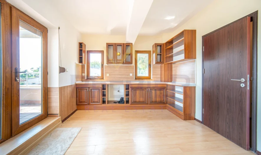 Three-room apartment with panoramic sea view in the town of Balchik! -  - snimka 2 - Imoti Premier