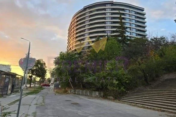 Three-room apartment with sea panorama in Briz district, Varna -  - snimka 1 - Imoti Premier