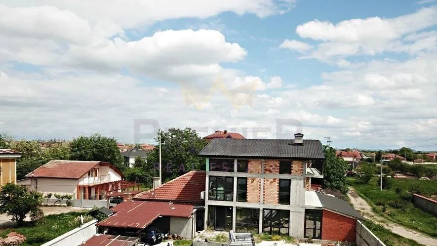 Three-storey house in the village of Kostievo, Plovdiv region -  - snimka 2 - Imoti Premier