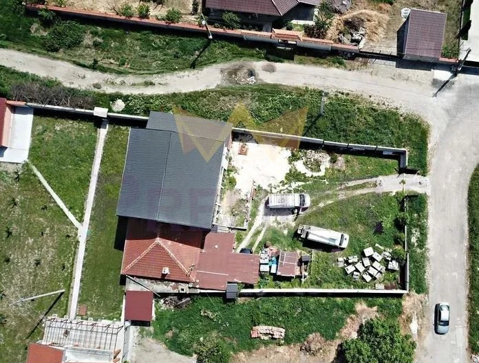 Three-storey house in the village of Kostievo, Plovdiv region -  - snimka 3 - Imoti Premier