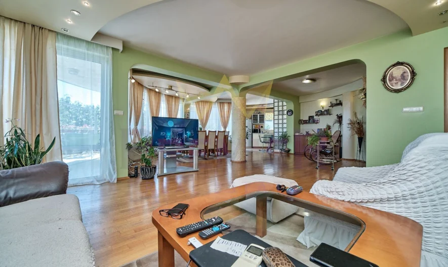 Three-storey house with a breathtaking sea view -  - snimka 4 - Imoti Premier
