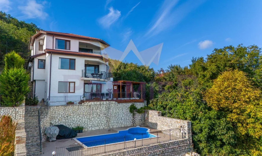 Three-storey house with sea panorama, swimming pool and garage -  - snimka 35 - Imoti Premier