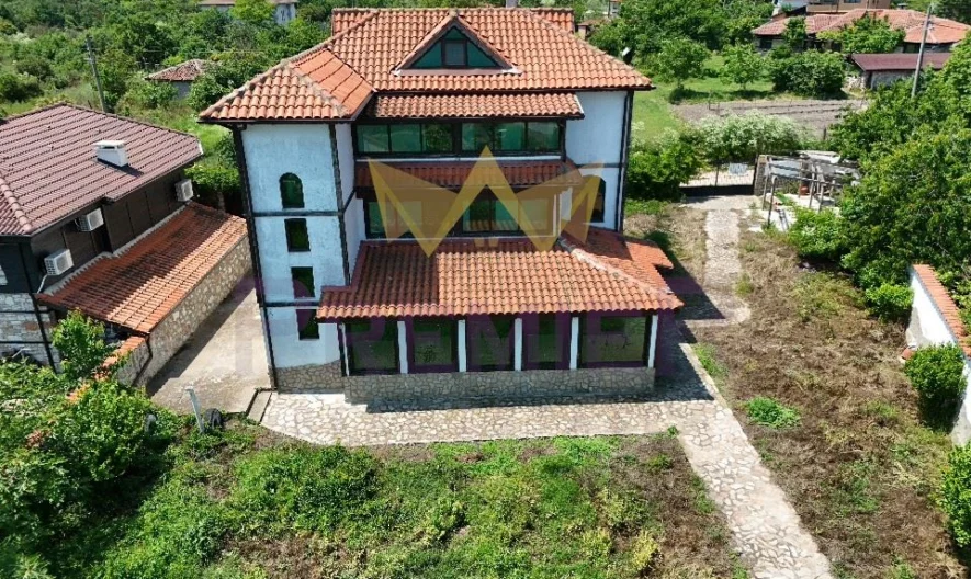 Three-story house with a large yard and a stunning sea panorama in Tyulenovo village - - snimka 2 - Imoti Premier