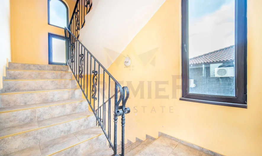 Three-story house with a large yard and a stunning sea panorama in Tyulenovo village - - snimka 7 - Imoti Premier
