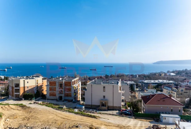 Код на имот: 1180293, Площ: 177 м<sup>2</sup> кв.м, Четиристайни апартаменти Варна - Цена: 417600 EUR