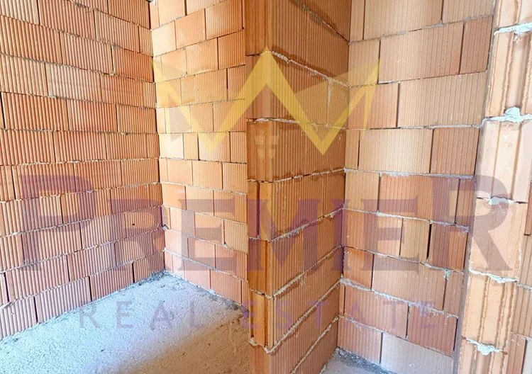 ТОП ДВУСТАЕН С ПАРКОМЯСТО -  - снимка 4 - Имоти Премиер