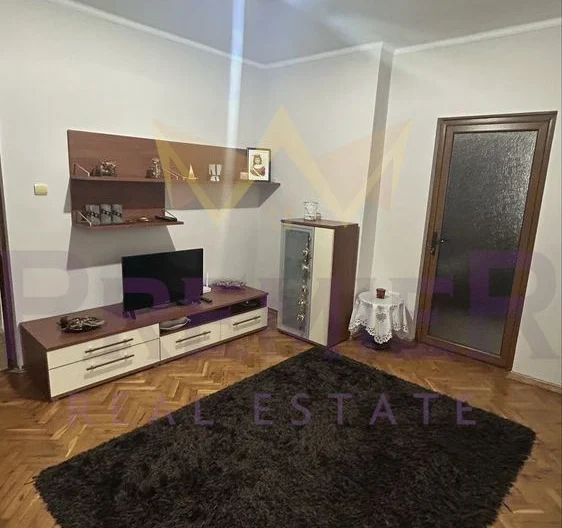 Top location! Furnished 4-room apartment minutes from BFU -  - snimka 6 - Imoti Premier