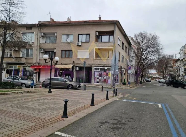 Топ Локация -  - снимка 5 - Имоти Премиер