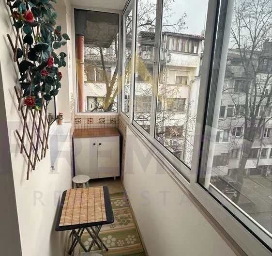 Топ локация! Обзаведен 4-стаен апартамент на минути от БСУ -  - снимка 10 - Имоти Премиер