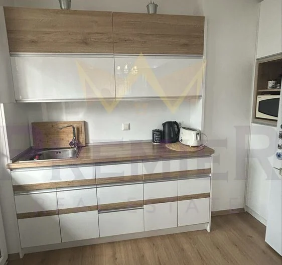 Топ локация! Обзаведен 4-стаен апартамент на минути от БСУ -  - снимка 2 - Имоти Премиер