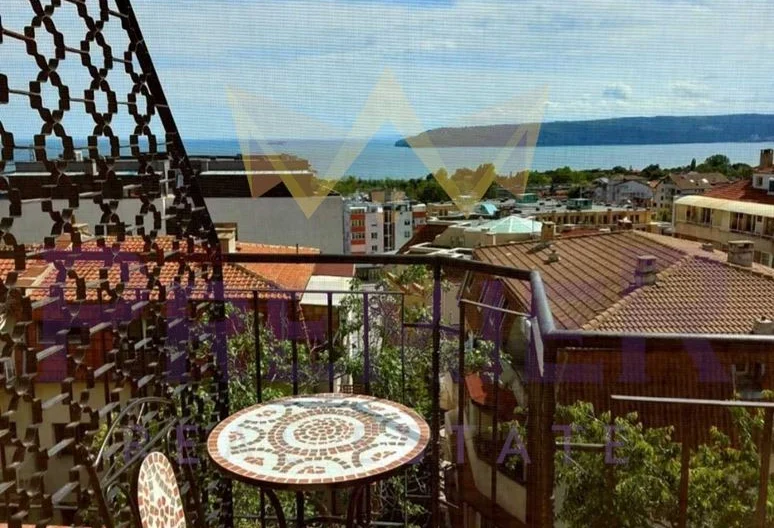 Трёхкомнатная квартира с видом на море -  - снимка 1 - Имоти Премиер