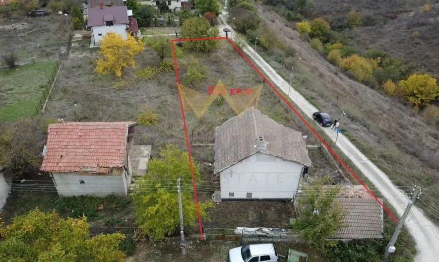 Трёхэтажный дом с двором и панорамой леса в с. Климентово -  - снимка 3 - Имоти Премиер