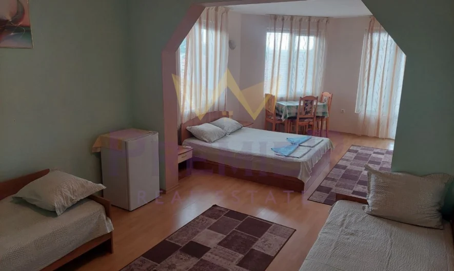 Три етажа от четириетажна къща в Созопол – Топ Локация - - снимка 4 - Имоти Премиер