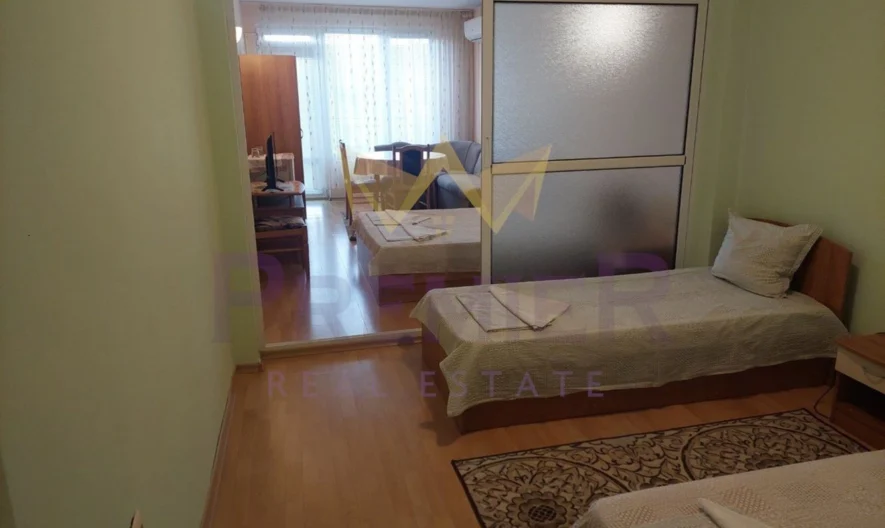 Три етажа от четириетажна къща в Созопол – Топ Локация - - снимка 6 - Имоти Премиер