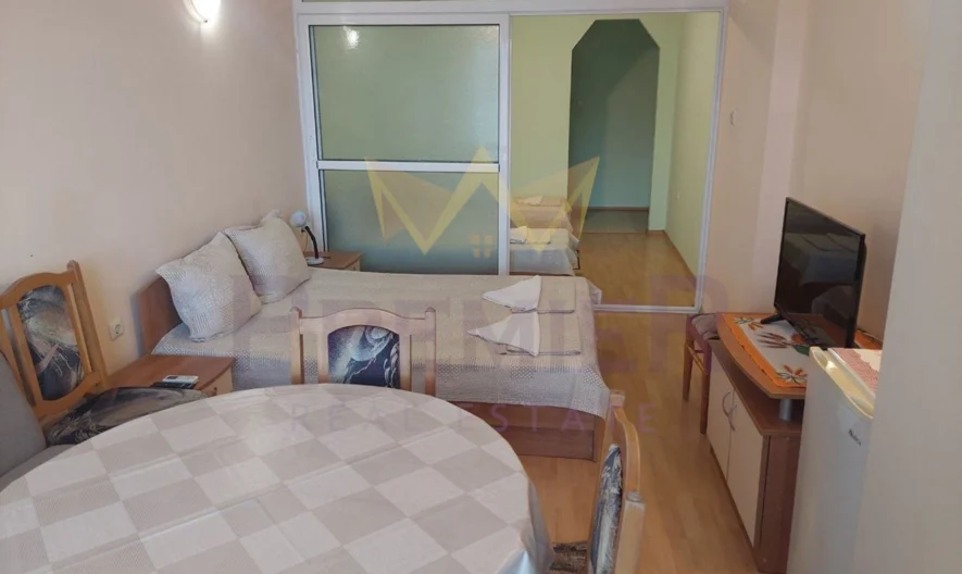 Три етажа от четириетажна къща в Созопол – Топ Локация - - снимка 7 - Имоти Премиер