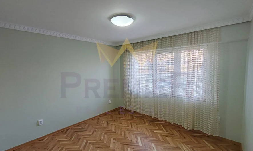 Три отделни стаи, след ремонт, Цветен квартал -  - снимка 7 - Имоти Премиер